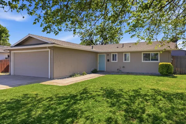 $325,000 | 351 Sequoia Way, Colusa, CA 95932