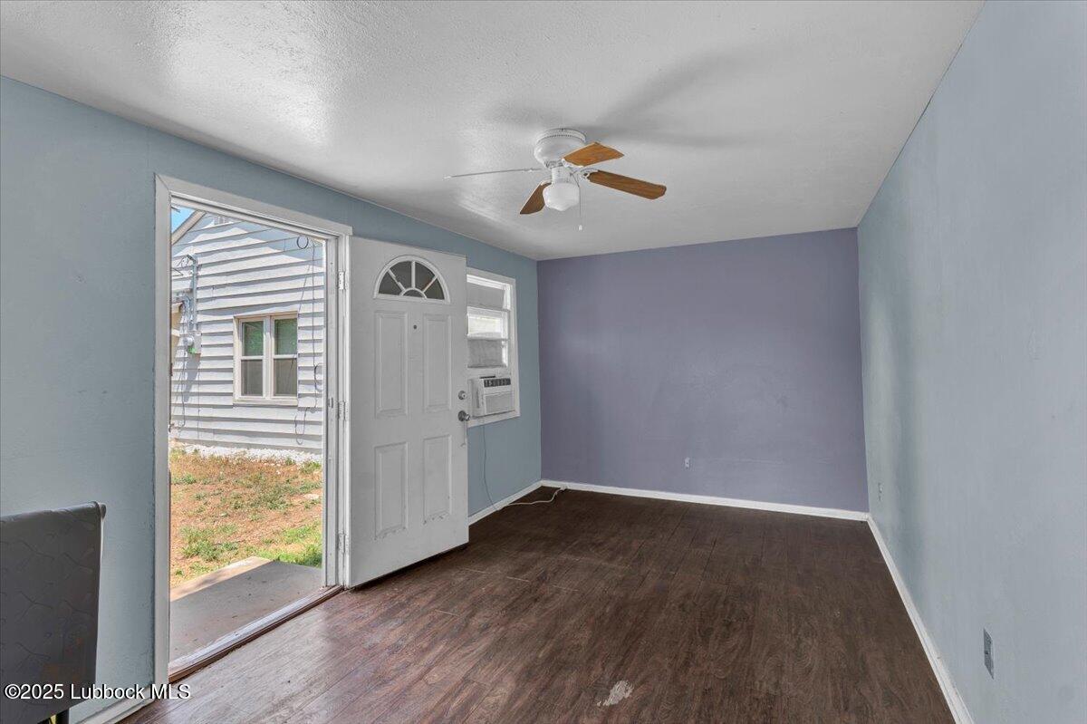 2427 26th Street Lubbock, TX 79411 - Photo 26 of 28 a view of an empty room and window