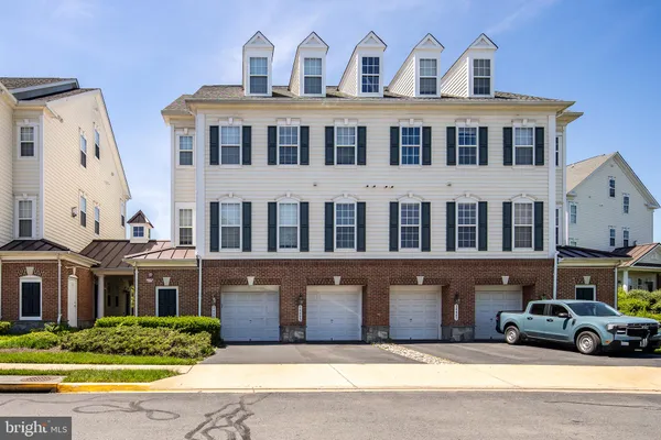 $2,700 | 14483 Macon Grove Lane, Unit 261, Gainesville, VA 20155
