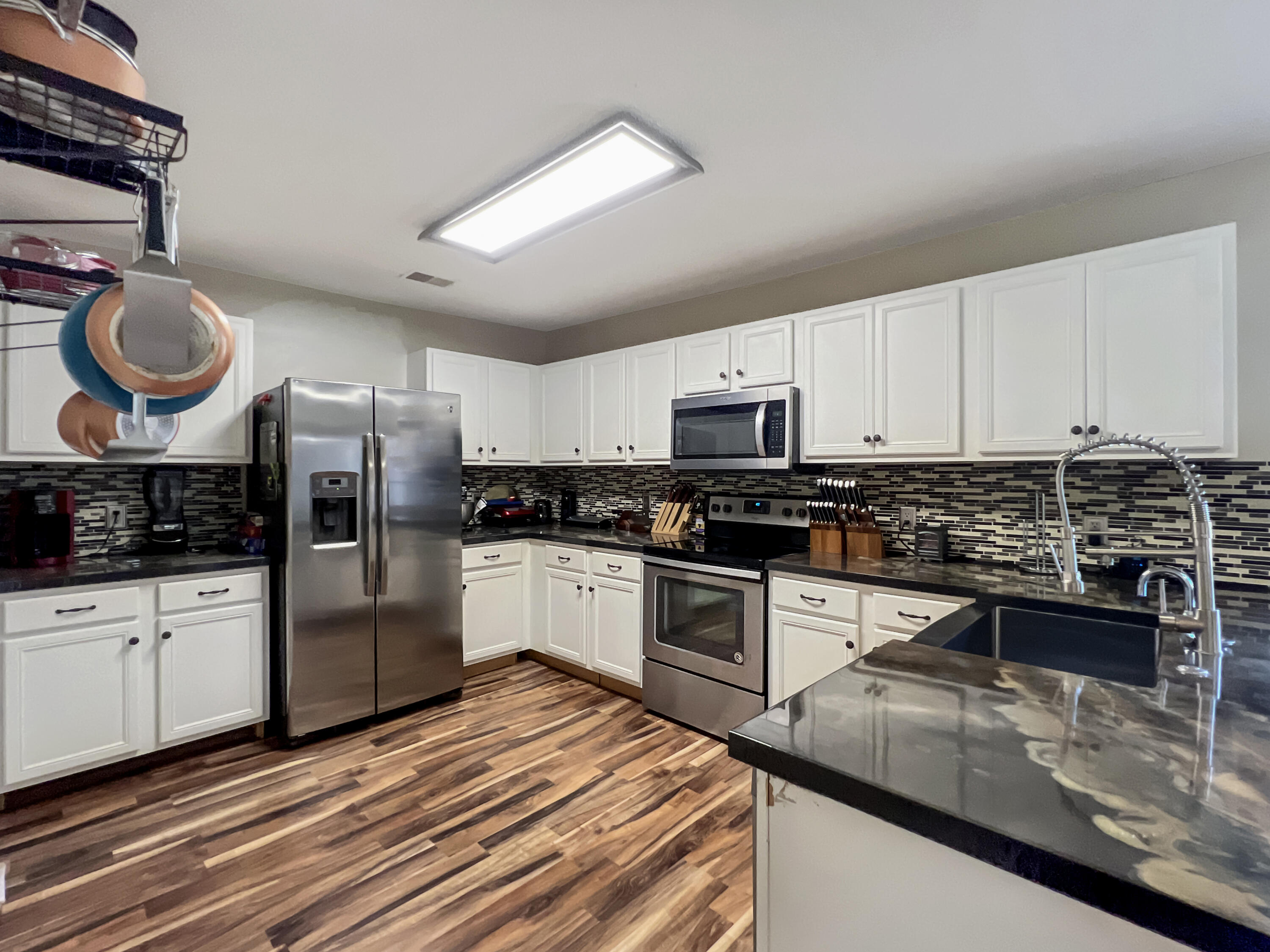 124 Tyron Road Summerville, SC 29483 - Photo 13 of 28 Kitchen