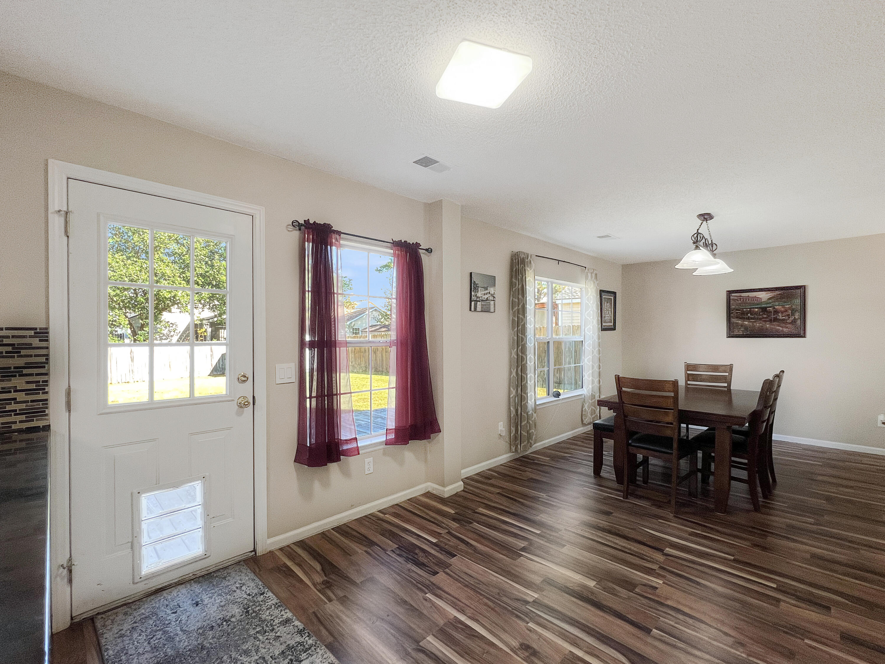 124 Tyron Road Summerville, SC 29483 - Photo 7 of 28 Dining