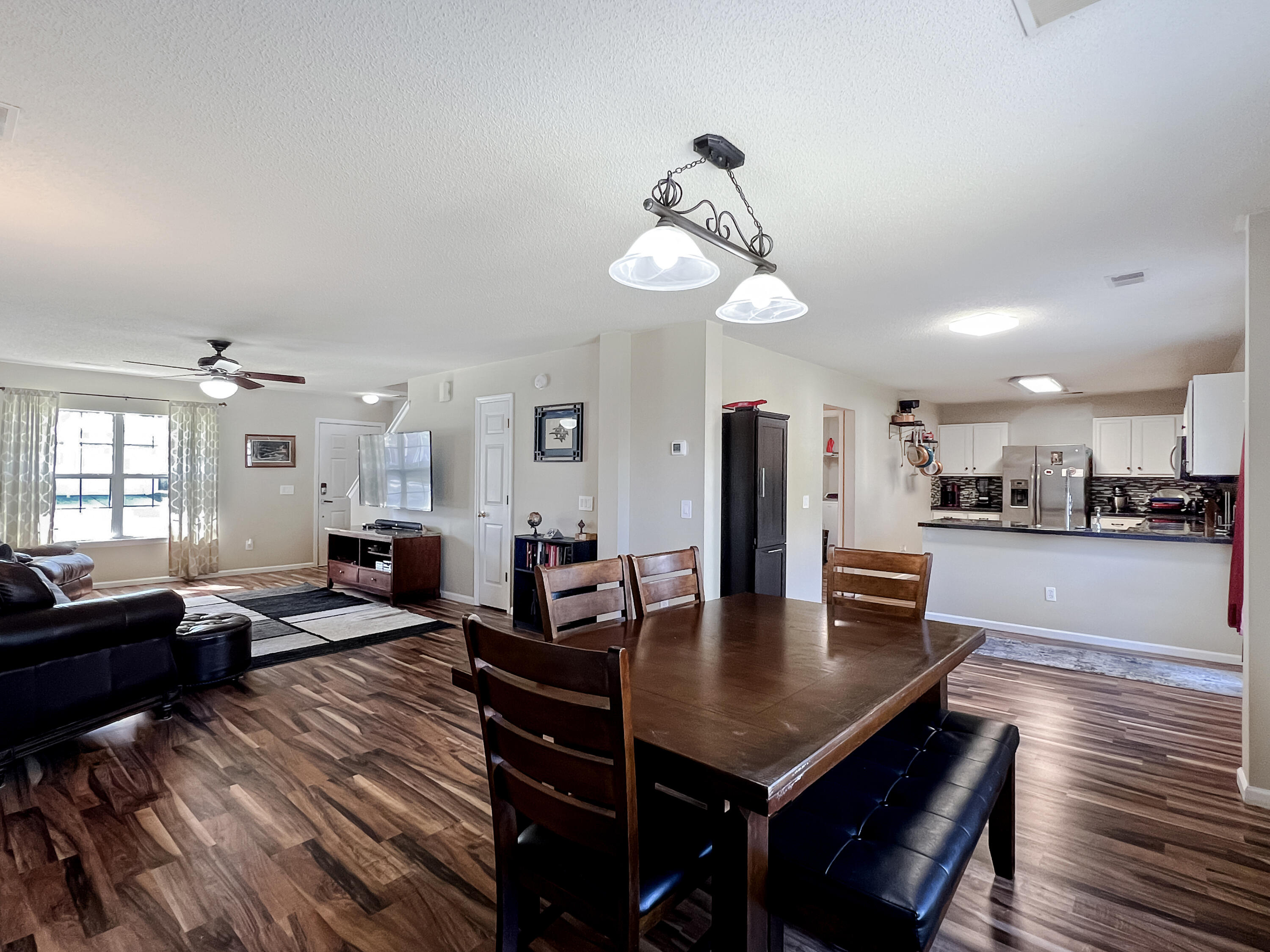 124 Tyron Road Summerville, SC 29483 - Photo 10 of 28 showing dining: kitchen:family