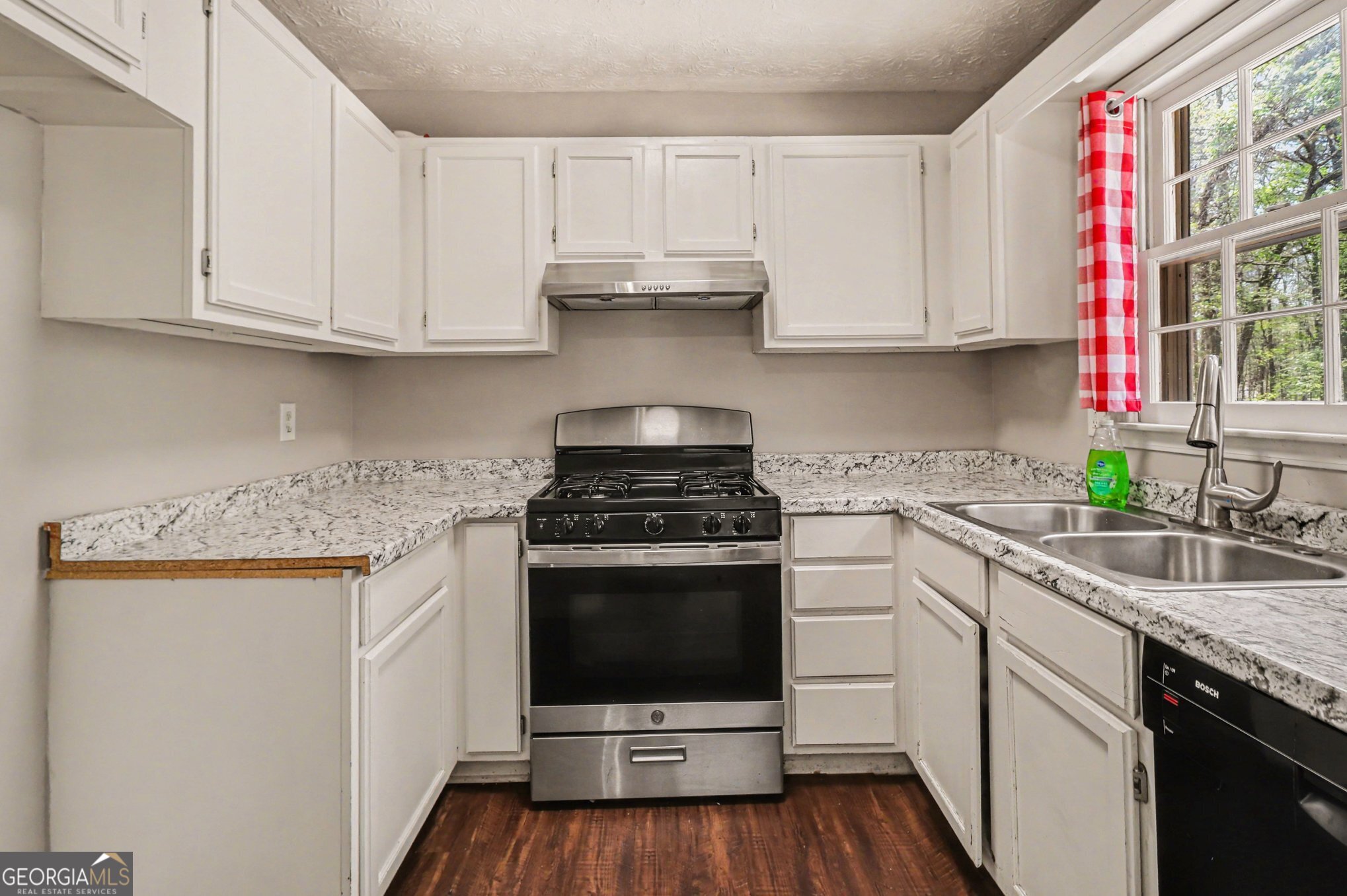 1201 Sid Hunter Road Senoia, GA 30276 - Photo 8 of 26