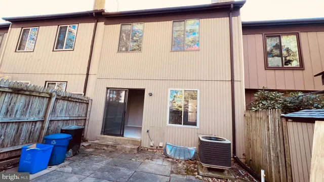 $3,250 | 7853 Muirfield Court, Potomac, MD 20854