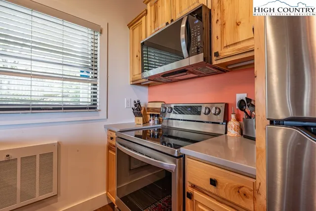 $435,000 | 315 Skyleaf Drive, Unit D18, Sugar Mountain, NC 28604