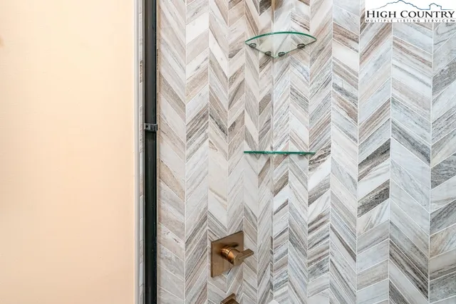 $435,000 | 315 Skyleaf Drive, Unit D18, Sugar Mountain, NC 28604