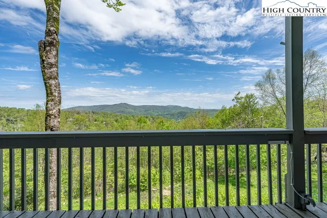 $435,000 | 315 Skyleaf Drive, Unit D18, Sugar Mountain, NC 28604