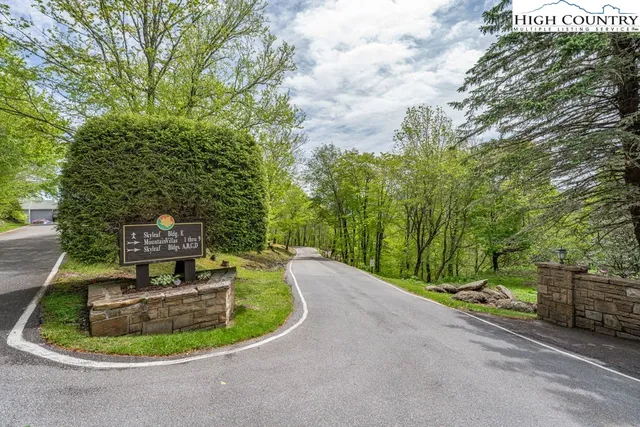 $435,000 | 315 Skyleaf Drive, Unit D18, Sugar Mountain, NC 28604