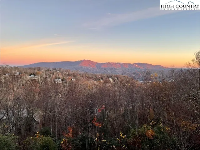 $435,000 | 315 Skyleaf Drive, Unit D18, Sugar Mountain, NC 28604