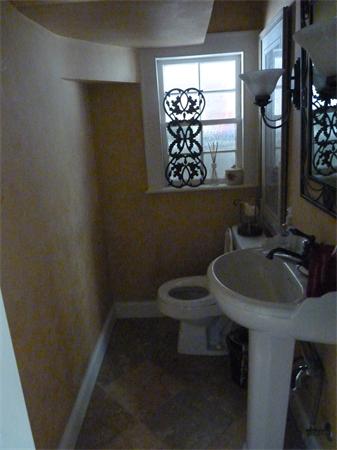 16 Van Greenby Road Lowell, MA 01851 - Photo 8 of 30 Gallery Image 8
