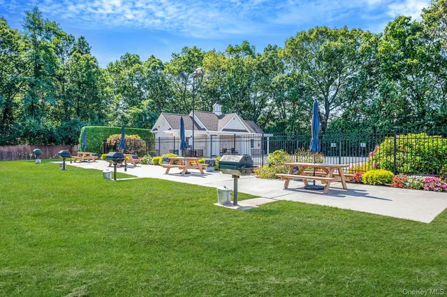 $229,000 | 460 Old Town Road, Unit 19H, Port Jefferson Station, NY 11776