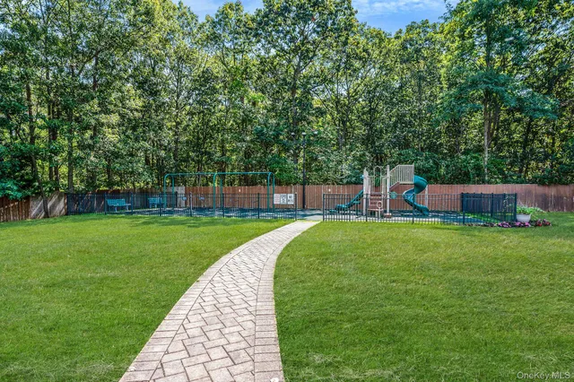 $229,000 | 460 Old Town Road, Unit 19H, Port Jefferson Station, NY 11776