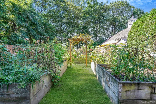 $229,000 | 460 Old Town Road, Unit 19H, Port Jefferson Station, NY 11776