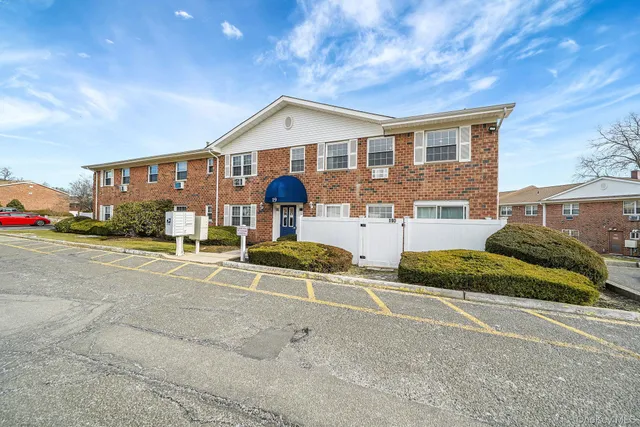 $229,000 | 460 Old Town Road, Unit 19H, Port Jefferson Station, NY 11776