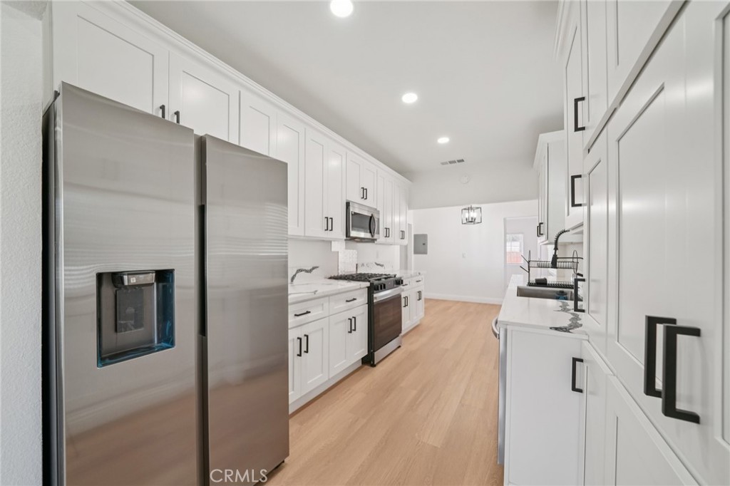 3882 Taft Street Riverside, CA 92503 - Photo 10 of 40