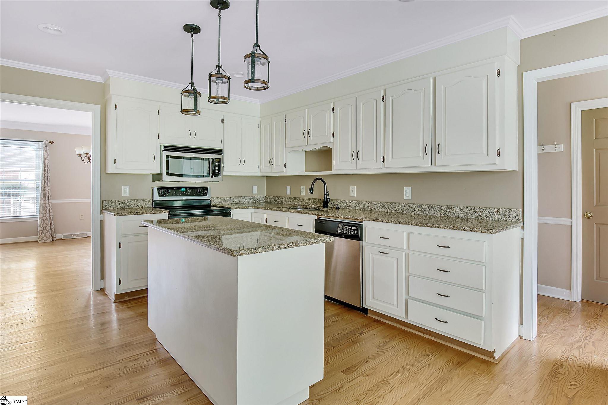406 Sugar Mill Road Greer, SC 29650 - Photo 9 of 36 Gallery Image 9
