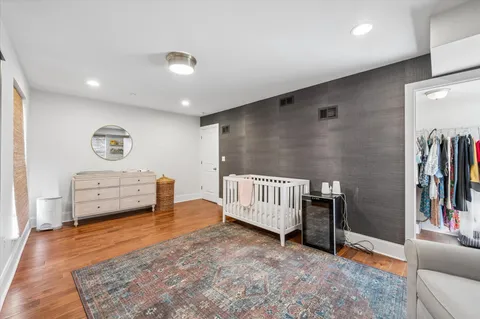 a view of livingroom with furniture