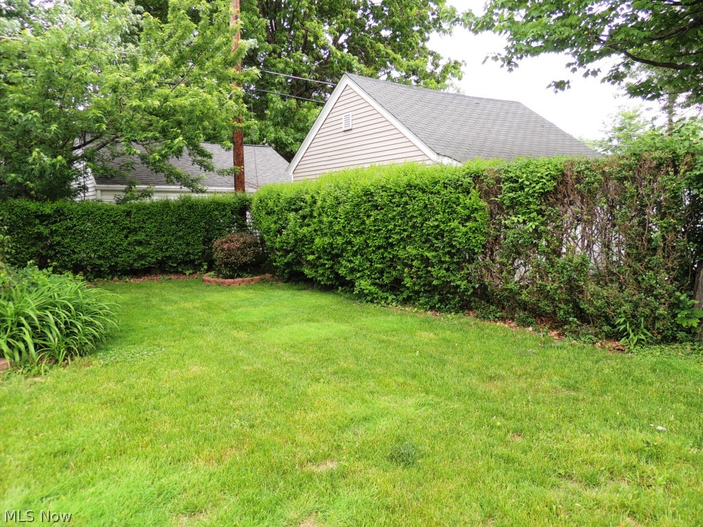 9504 Snow Road Cleveland, OH 44130 - Photo 23 of 24