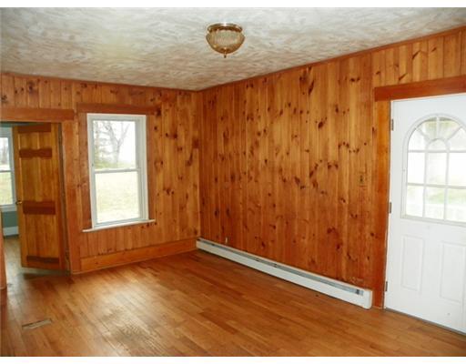420 Lakewood Road Madison, ME 04950 - Photo 9 of 18 Living Room.