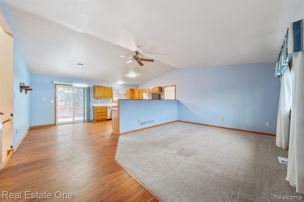10690 Wolverine Pinckney, MI 48169 - Photo 4 of 24 Gallery Image 4