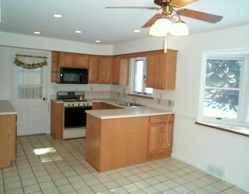 9753 Griffith Road Wexford, PA 15090 - Photo 3 of 8 Kitchen.