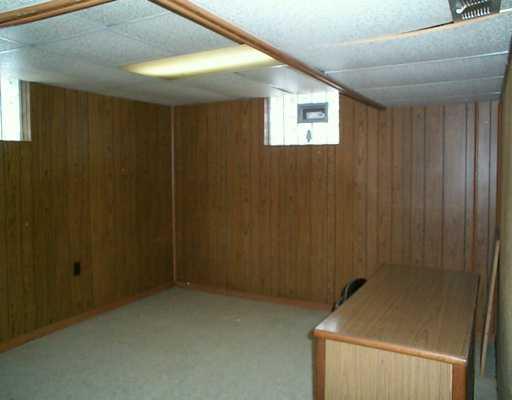 9753 Griffith Road Wexford, PA 15090 - Photo 4 of 8 Den/Family/Great Room.