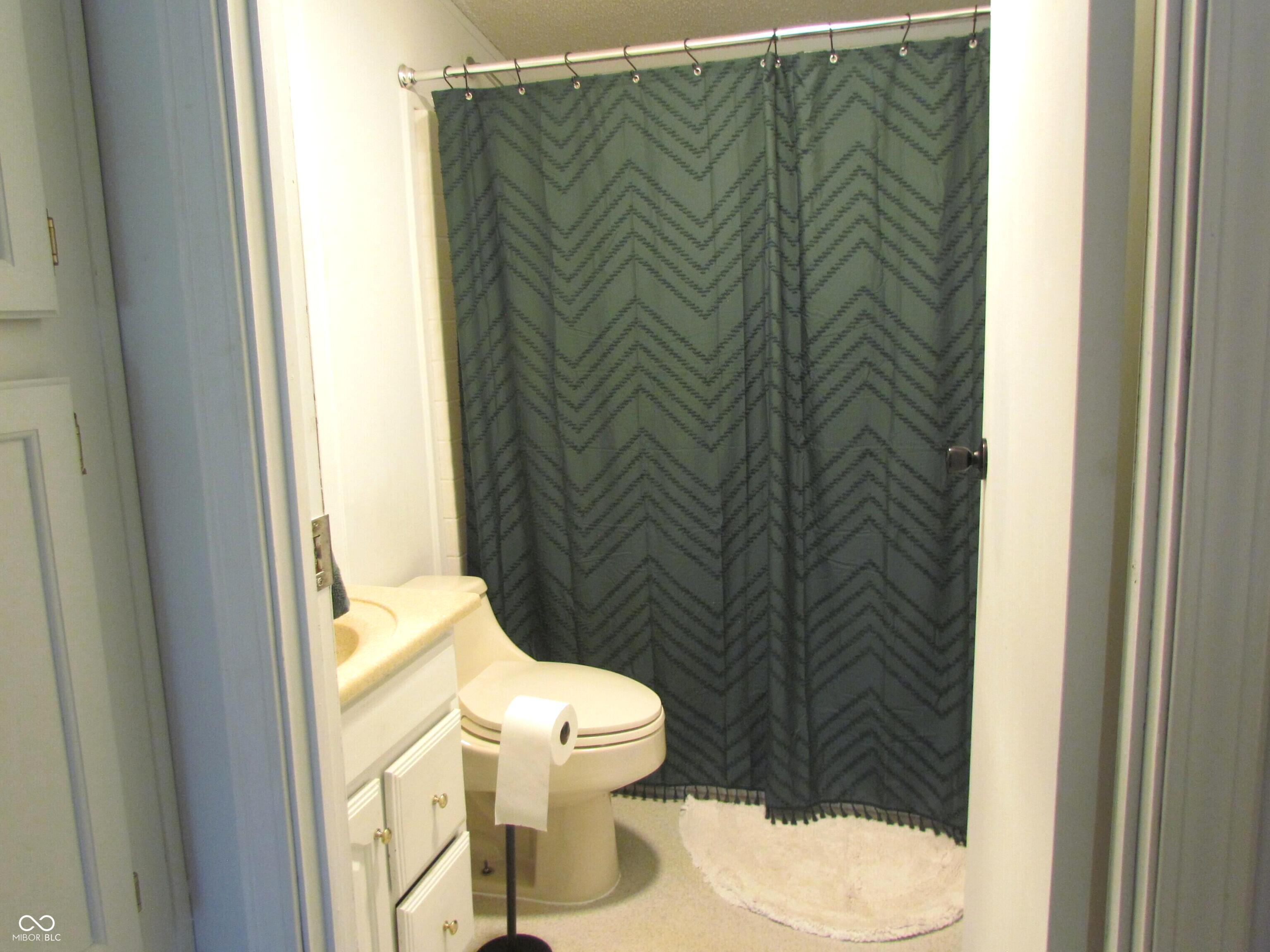 4672 Autumn Ridge Drive Columbus, IN 47203 - Photo 16 of 25 Gallery Image 16