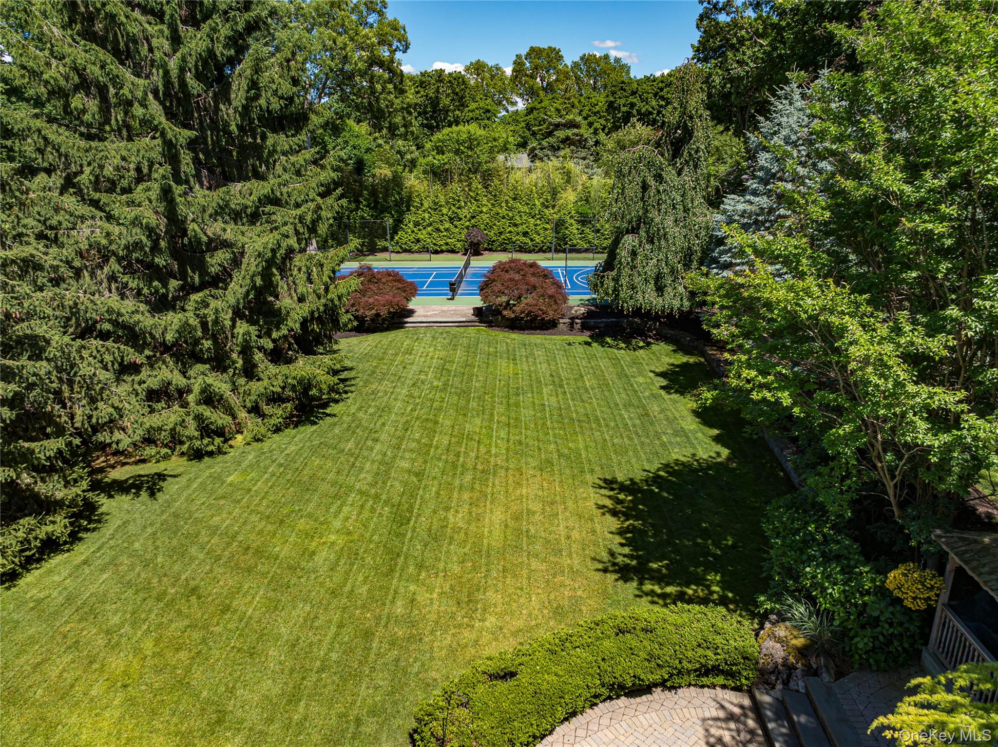 67 Sunny Road St. James, NY 11780 - Photo 7 of 50