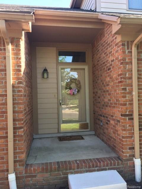 16842 Country Ridge Lane Macomb, MI 48044 - Photo 2 of 21 Gallery Image 2