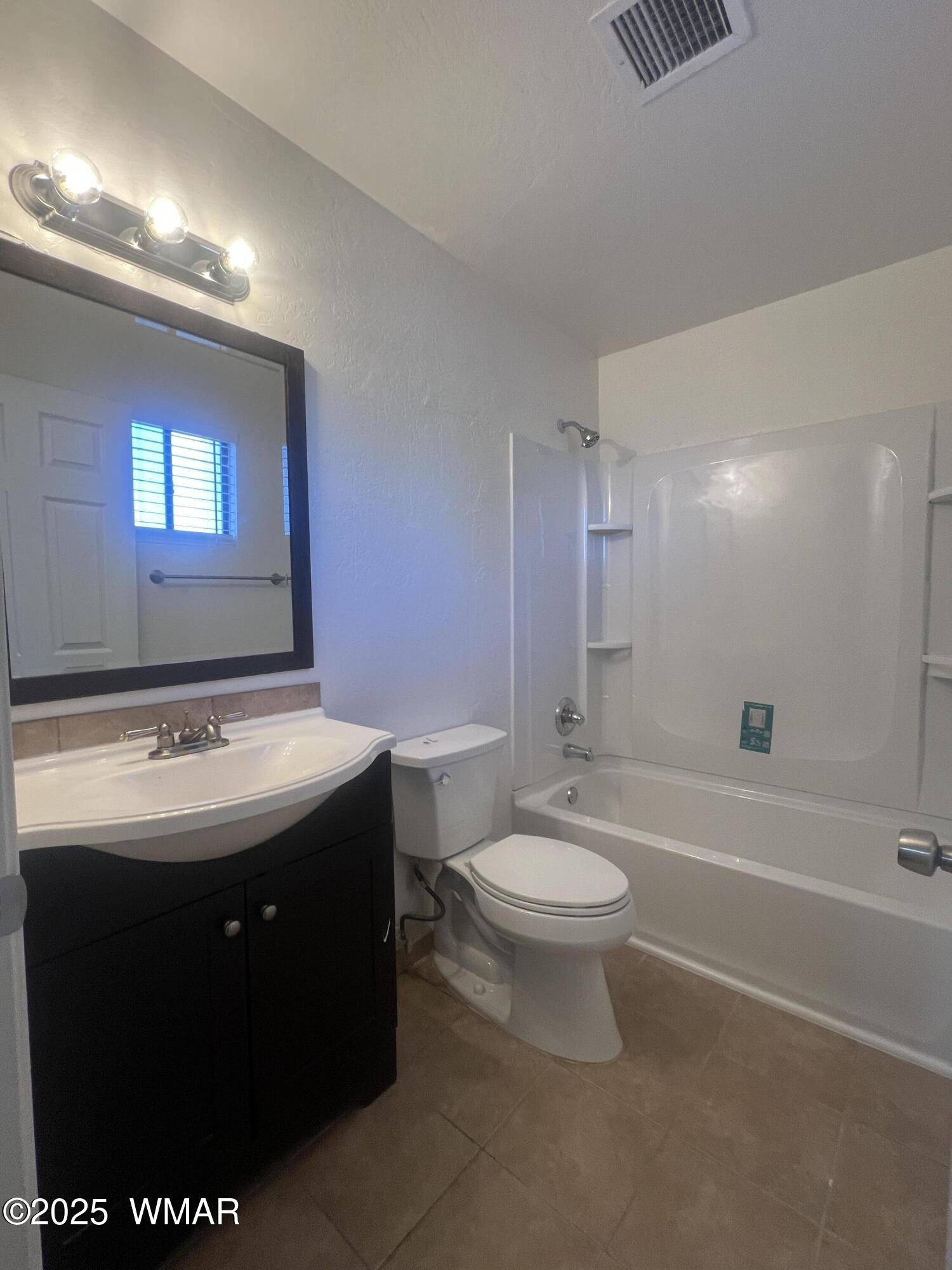 1507 Eagle Rest Road Show Low, AZ 85901 - Photo 6 of 24 Primary bathroom