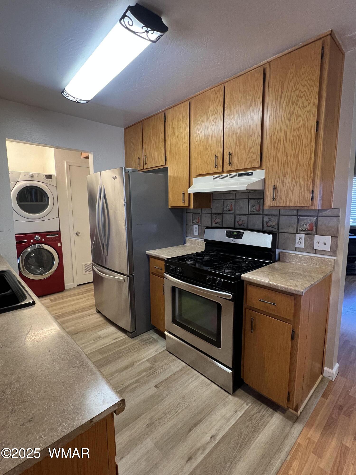1507 Eagle Rest Road Show Low, AZ 85901 - Photo 9 of 24 Kitchen