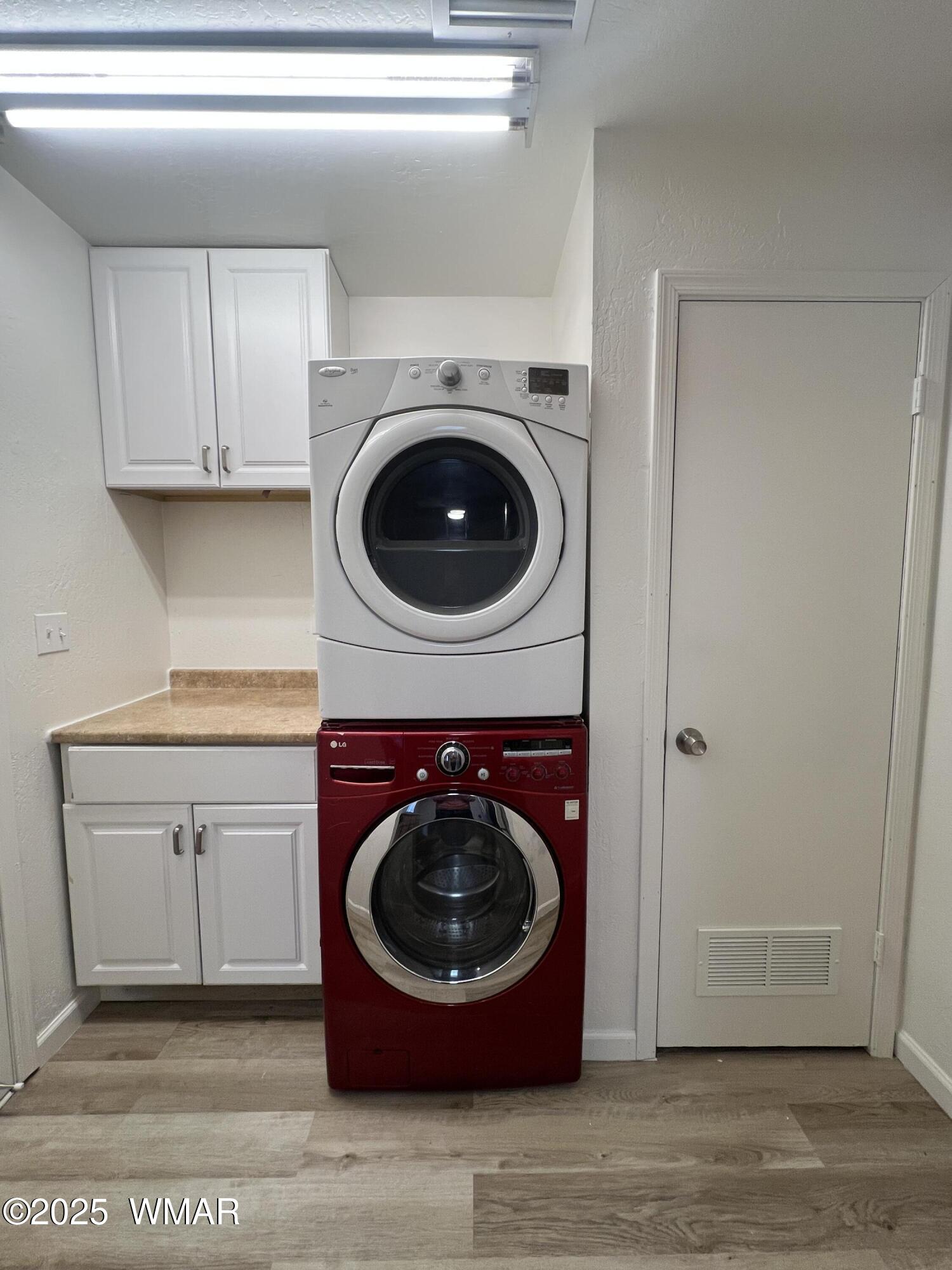 1507 Eagle Rest Road Show Low, AZ 85901 - Photo 10 of 24 Laundry