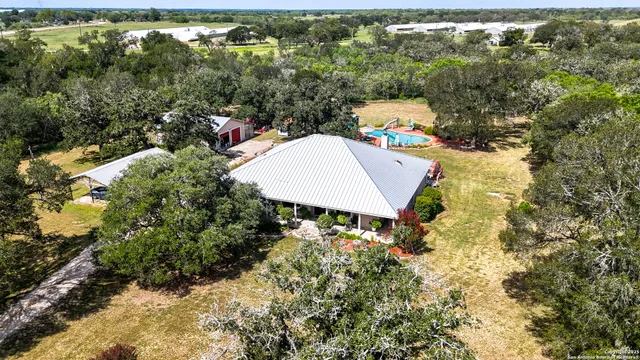 a view of a houses and city view