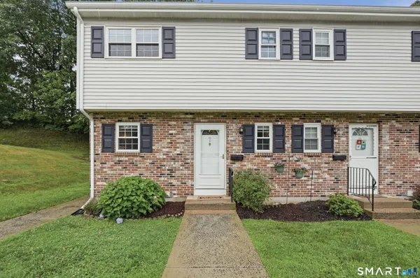 $279,900 | 9 Carter Heights, Unit 9, Southington, CT 06479