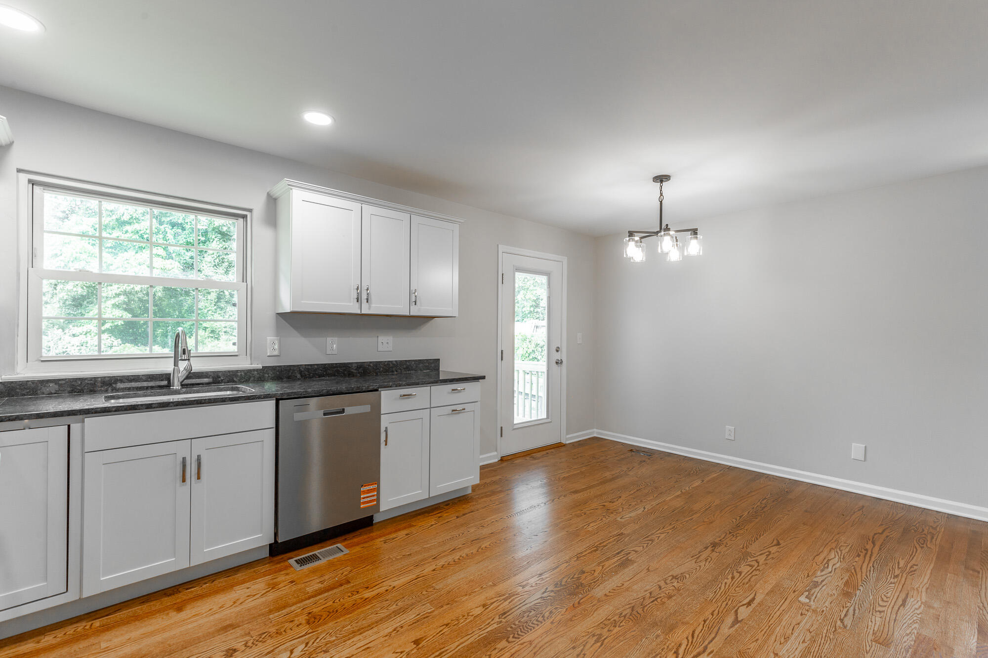 9050 Wooten Road Chattanooga, TN 37416 - Photo 12 of 48 New dishwasher
