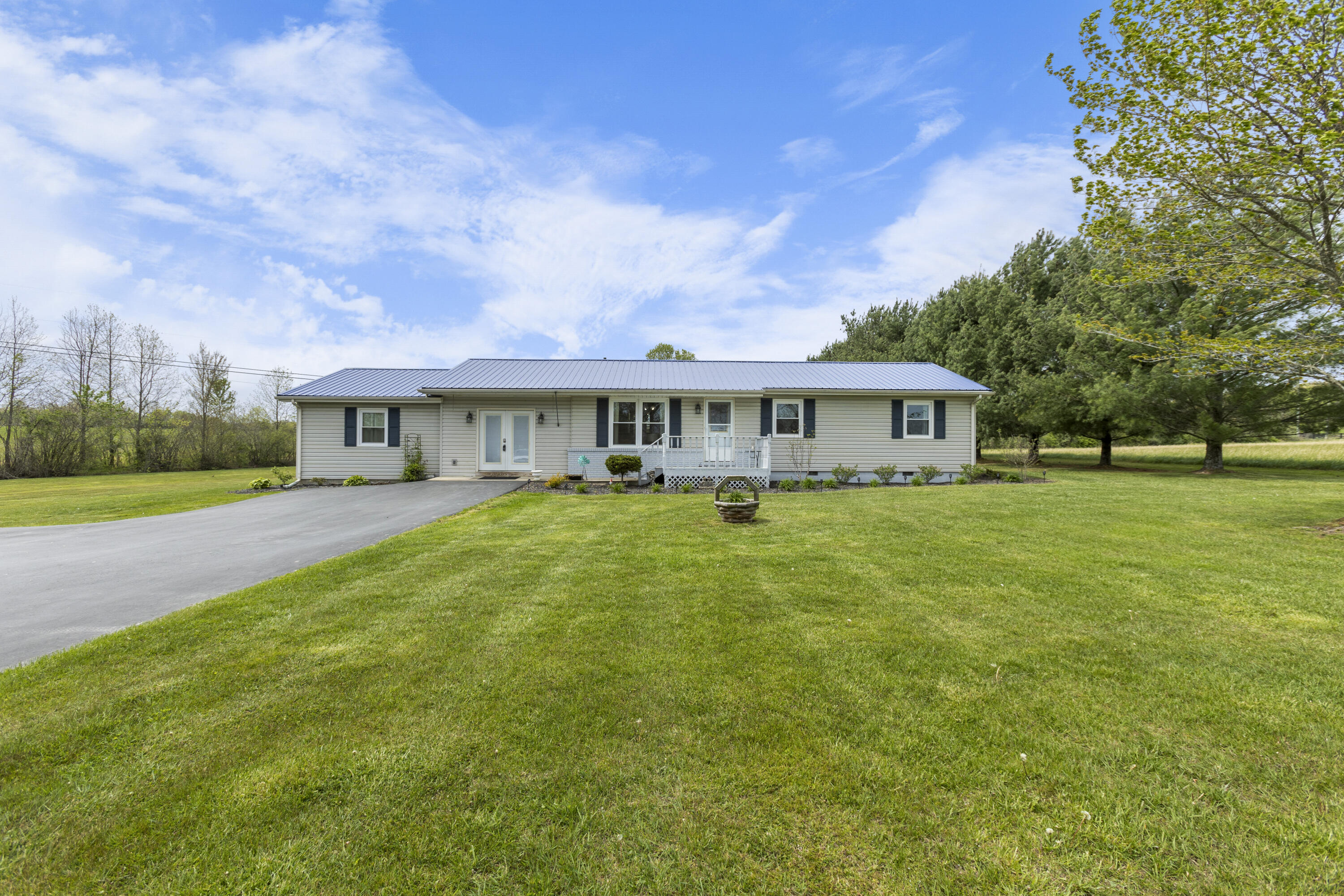 1955 Moores School Road Morehead, KY 40351 - Photo 4 of 36 I82A3485