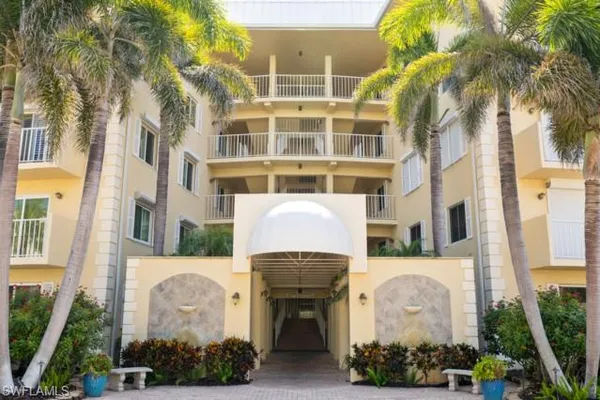 $10,000 | 3000 Gulf Shore Boulevard North, Unit 207, Naples, FL 34103