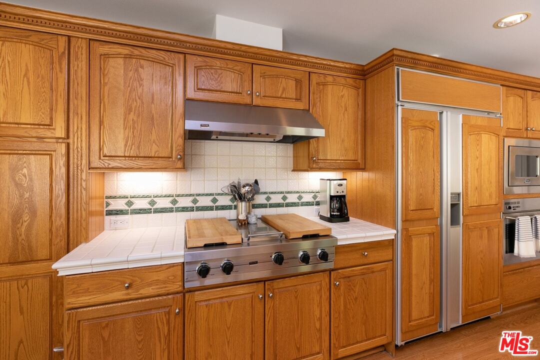 10935 Alta View Drive Studio City, CA 91604 - Photo 11 of 45