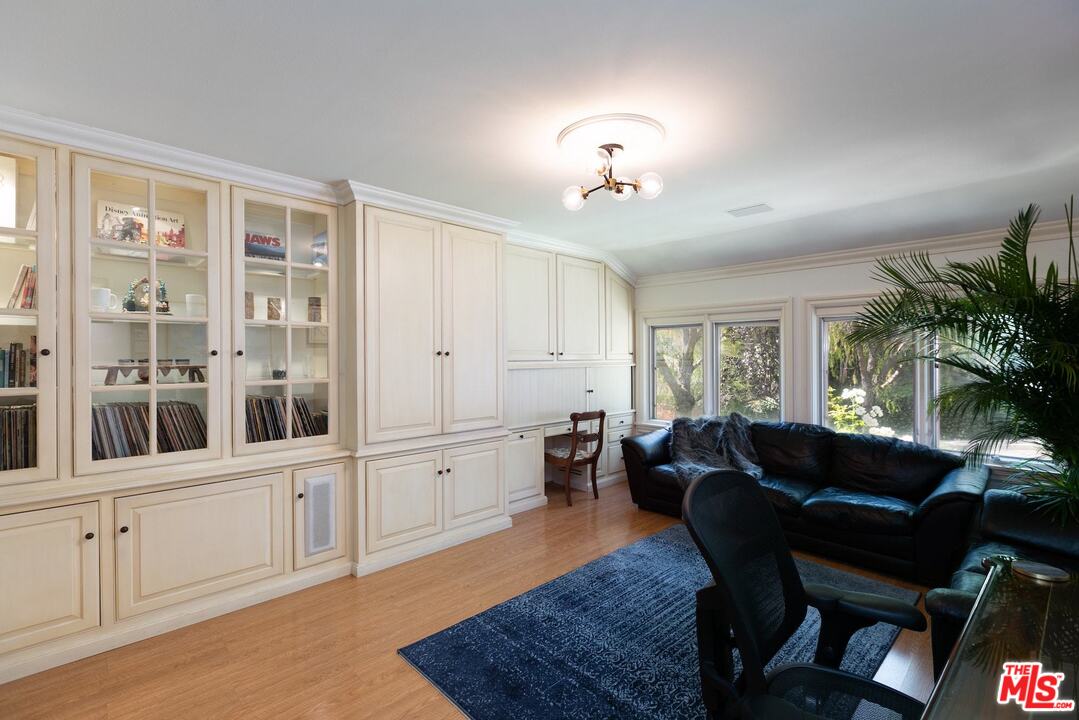 10935 Alta View Drive Studio City, CA 91604 - Photo 17 of 45