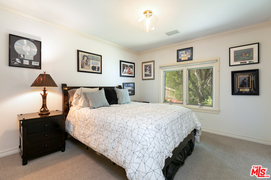 10935 Alta View Drive Studio City, CA 91604 - Photo 28 of 45