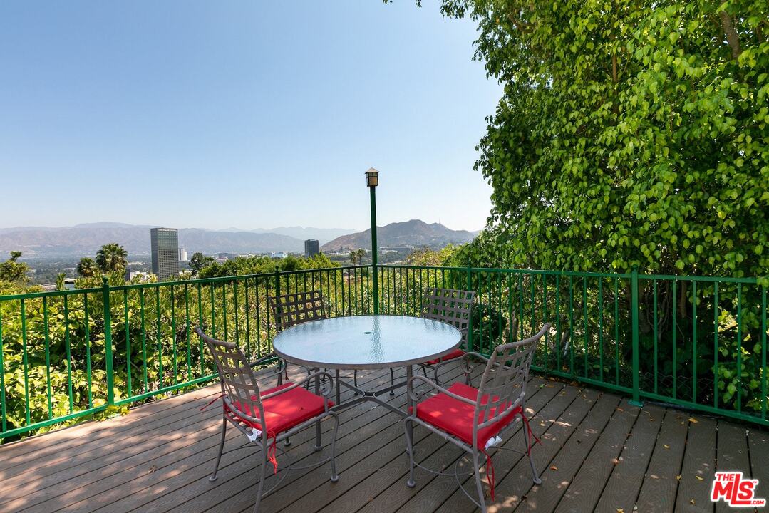 10935 Alta View Drive Studio City, CA 91604 - Photo 39 of 45