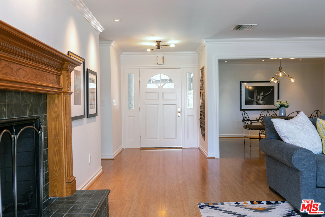 10935 Alta View Drive Studio City, CA 91604 - Photo 5 of 45