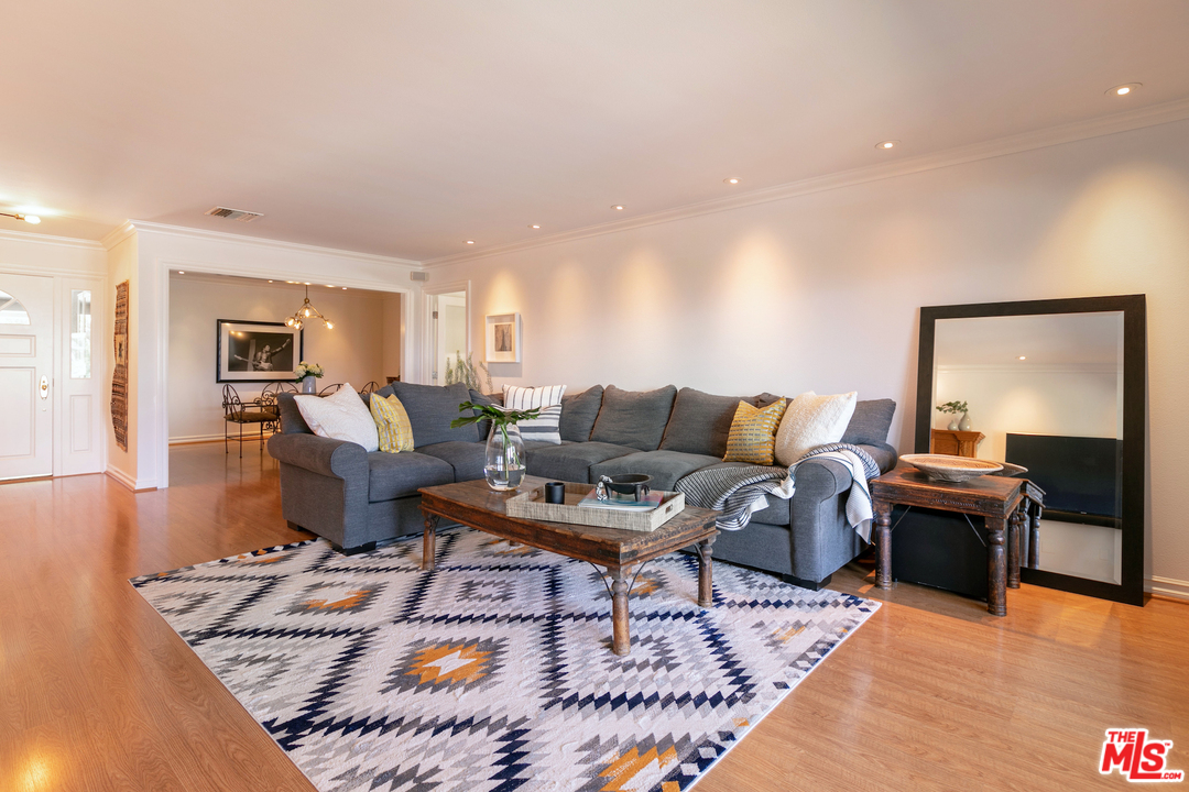 10935 Alta View Drive Studio City, CA 91604 - Photo 6 of 45