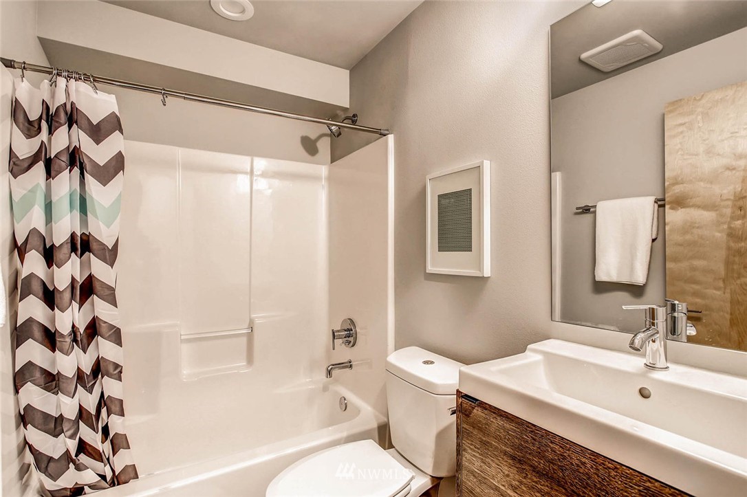 981 North 45th Street Seattle, WA 98103 - Photo 18 of 24
