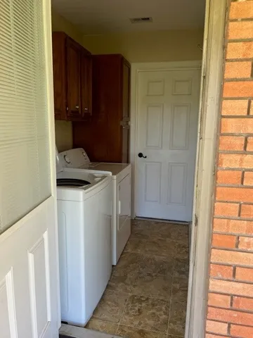 $1,750 | 110 Oleander Street, Lake Jackson, TX 77566