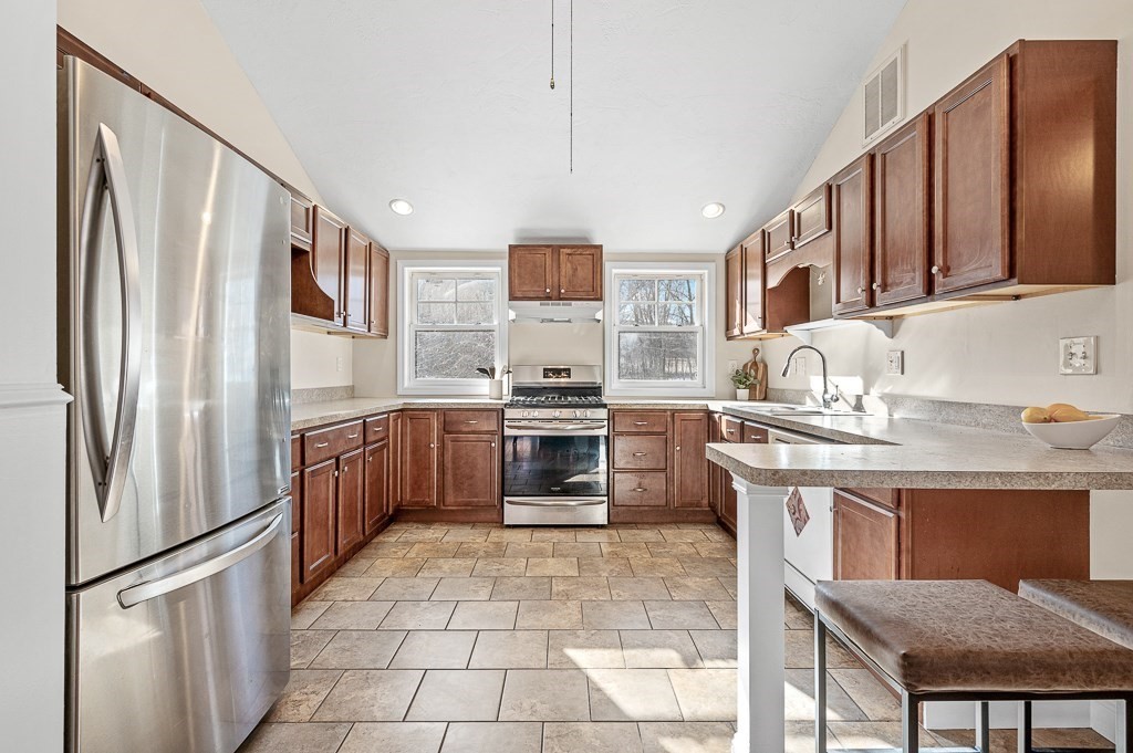 519 E Road Warren, MA 01083 - Photo 8 of 34 Gallery Image 8