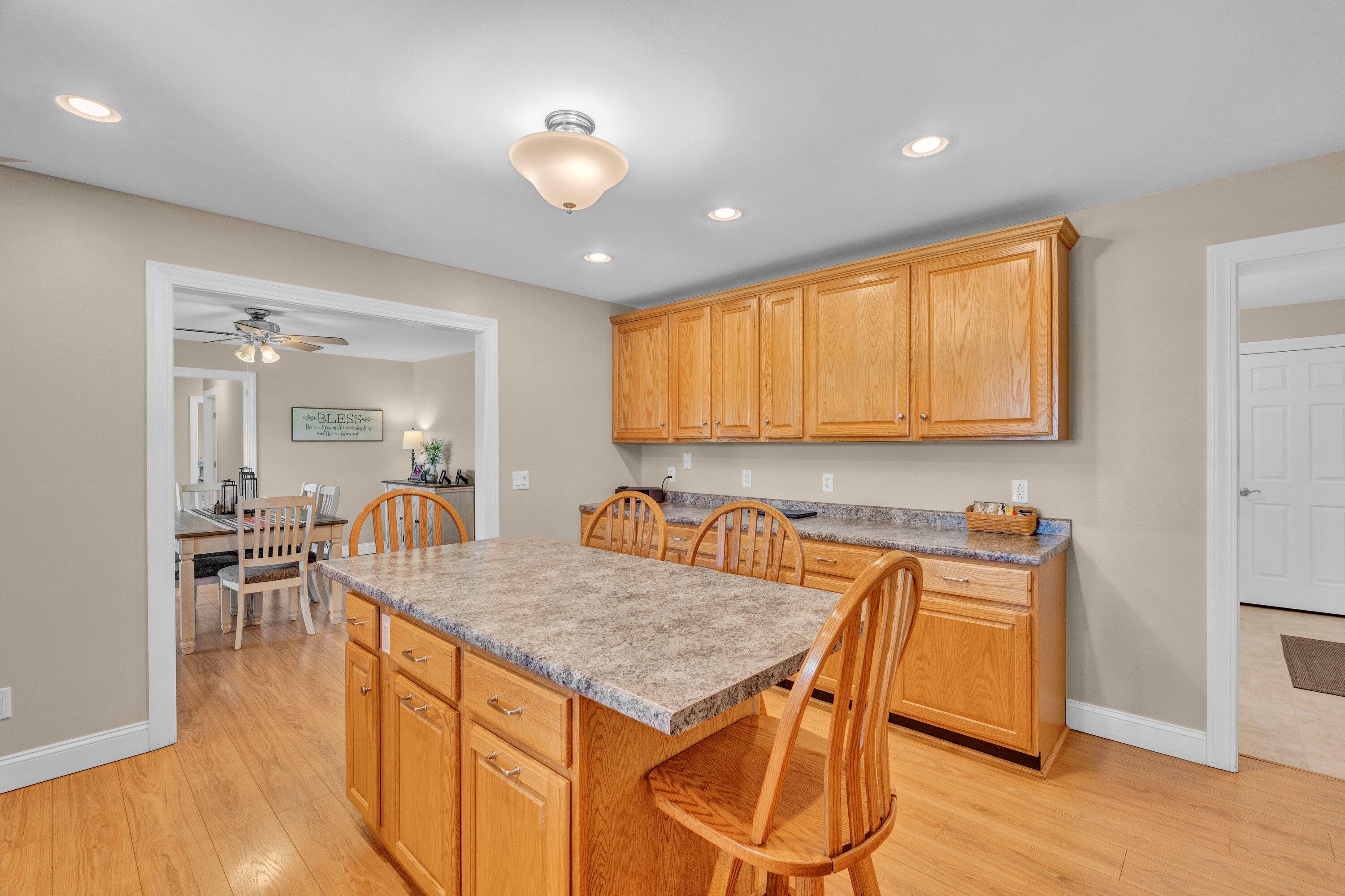 250 Town Farm Road Sidney, ME 04330 - Photo 12 of 63 20-custom-250-town-farm-rd
