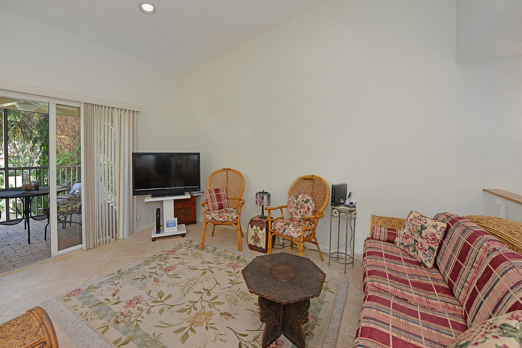 6488 Via Regina Boca Raton, FL 33433 - Photo 8 of 37 DSC_0059B