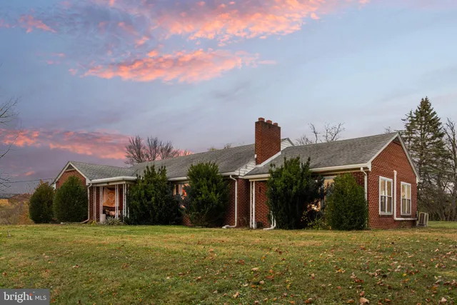 $295,000 | 401 Village Road, Harrisburg, PA 17112