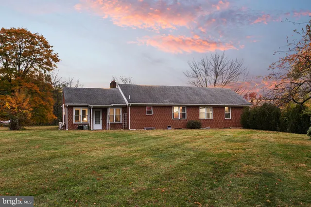 $295,000 | 401 Village Road, Harrisburg, PA 17112